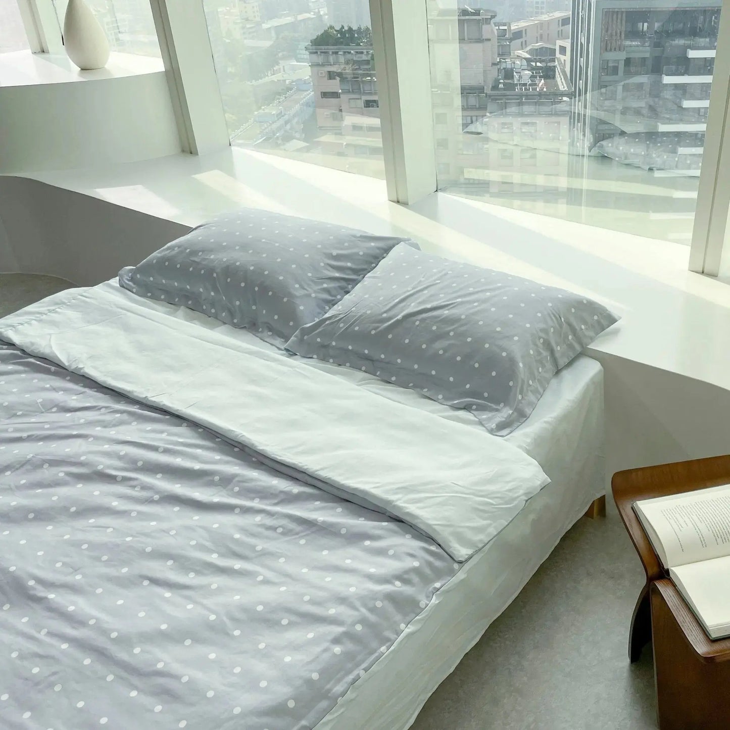 【Savamunt賽芙嫚】 美國品牌寢具 奧地利蘭精天絲™莫代爾 標準/加大雙人 四件床包組/薄被套/鋪棉兩用被(灰點點) - 采寓生活館采寓生活館-德國NaSaDen台灣總代理
