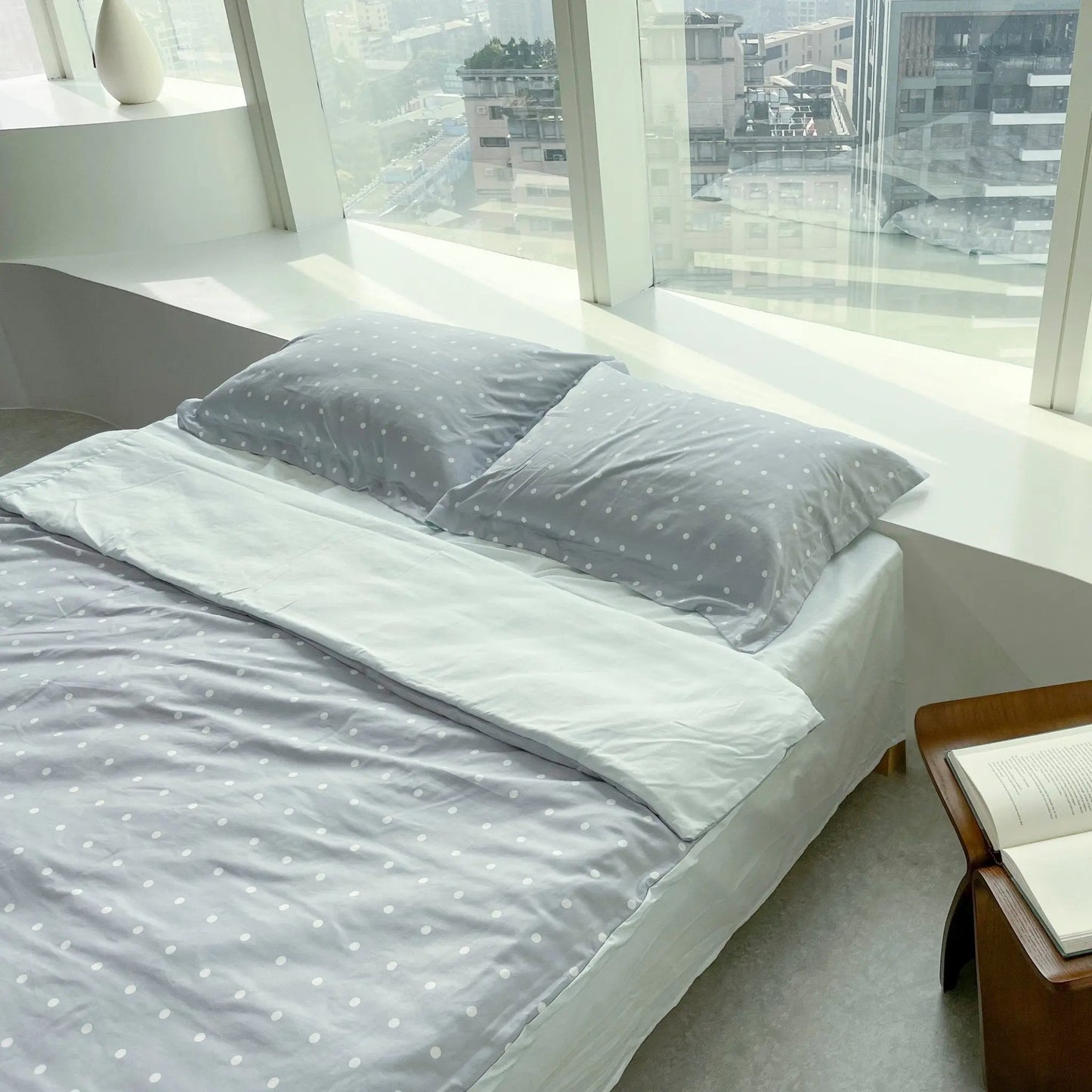 【Savamunt賽芙嫚】 美國品牌寢具 奧地利蘭精天絲™莫代爾 單人/標準/加大/特大雙人三件床包組/薄被套/鋪棉兩用被(灰點點) - 采寓生活館采寓生活館-SAVAMUNT台灣總代理